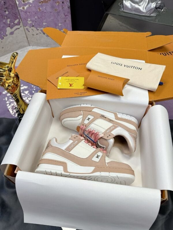 Louis Vuitton Trainer Dark Pink