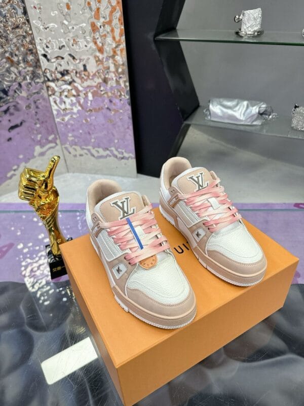 Louis Vuitton Trainer Dark Pink