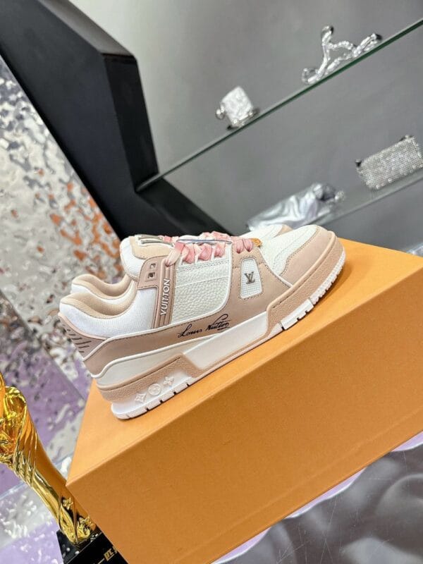 Louis Vuitton Trainer Dark Pink
