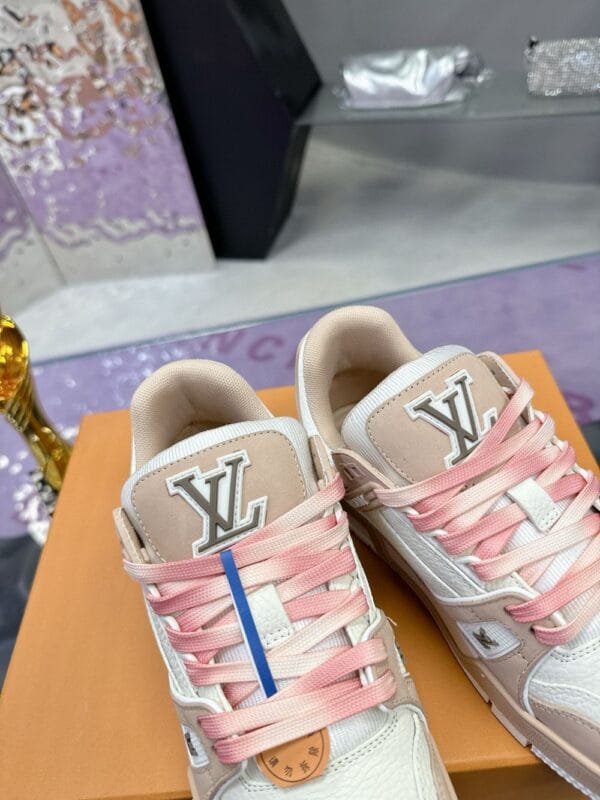 Louis Vuitton Trainer Dark Pink