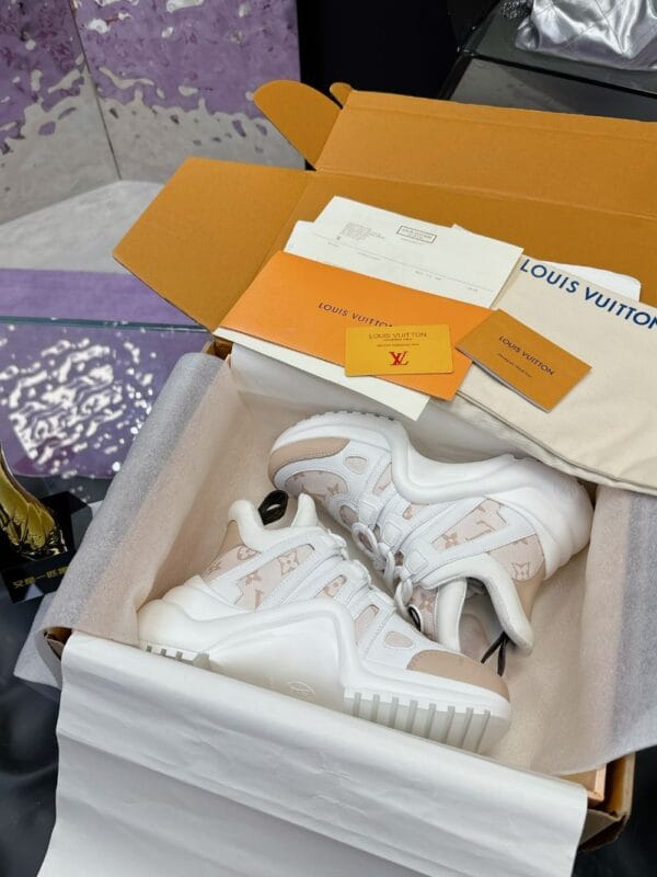Louis Vuitton Archlight Pinkcolor