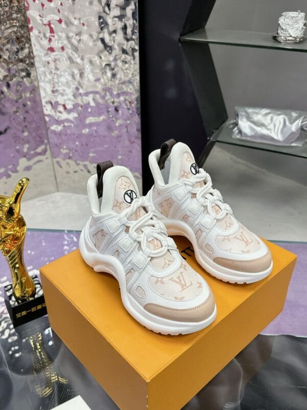 Louis Vuitton Archlight Pinkcolor
