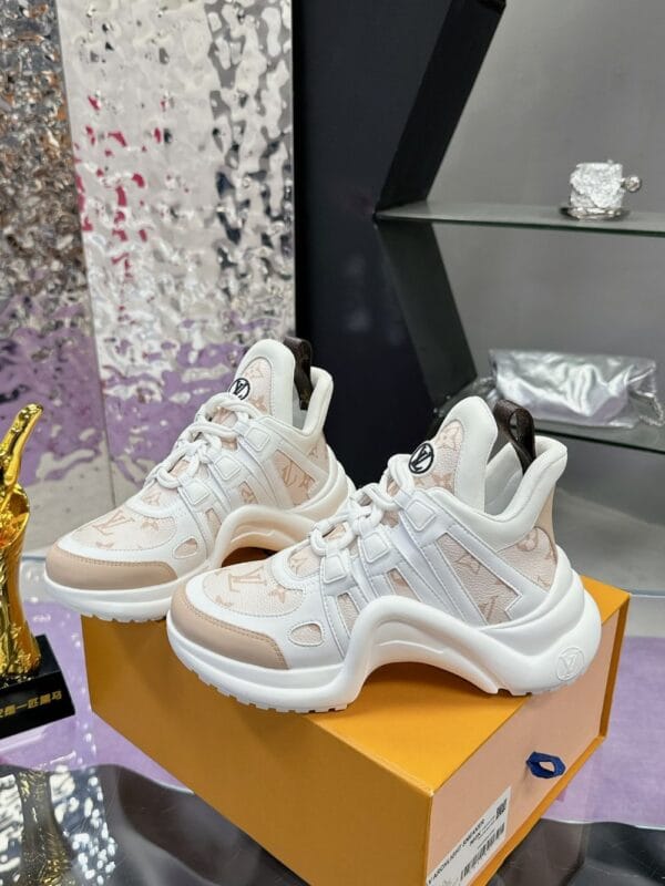 Louis Vuitton Archlight Pinkcolor