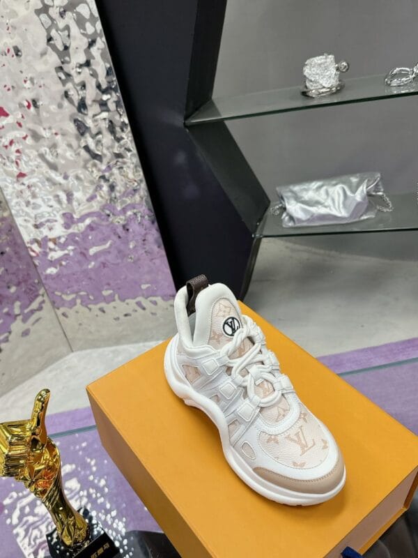 Louis Vuitton Archlight Pinkcolor