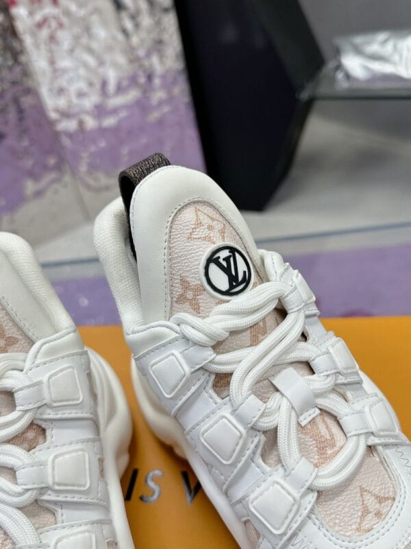 Louis Vuitton Archlight Pinkcolor