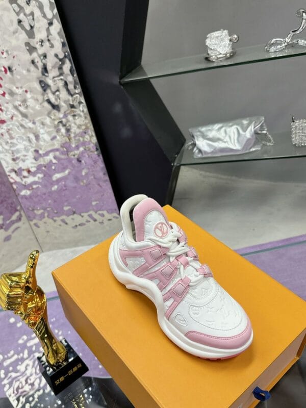 Louis Vuitton Archlight Pinkcolor