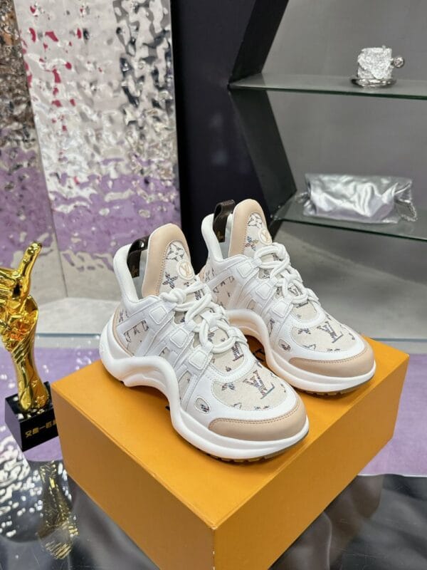 Louis Vuitton Archlight Creamcolor