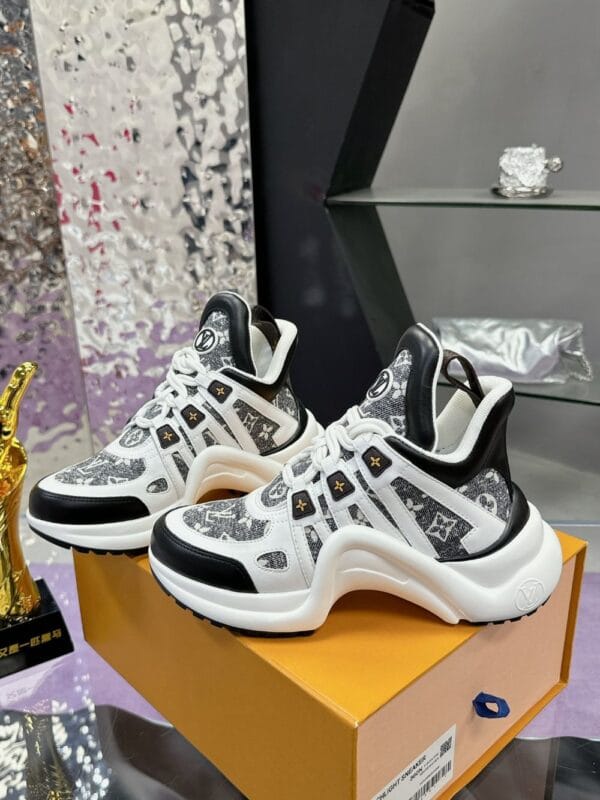 Louis Vuitton Archlight Blackcolor Women