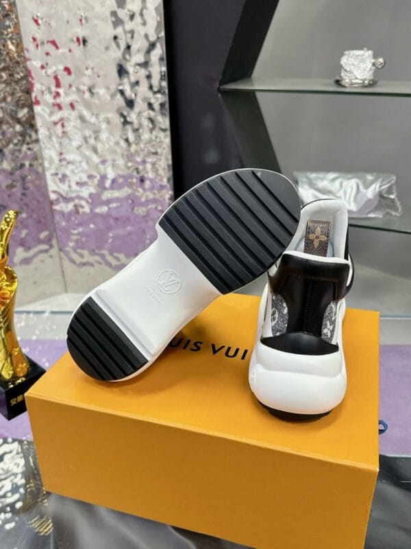 Louis Vuitton Archlight Blackcolor Women
