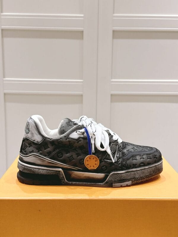 Louis Vuitton Trainer Sneaker Black