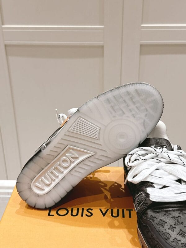 Louis Vuitton Trainer Sneaker Black