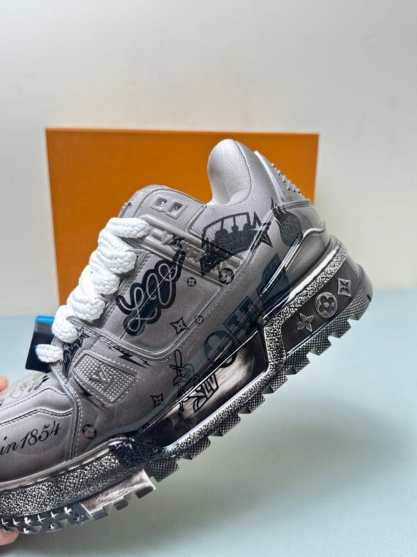 Louis Vuitton Trainer Maxi  LOVE Black and Gray Sneaker 24ss