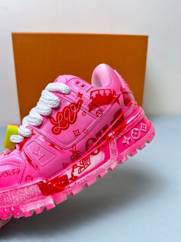 Louis Vuitton Trainer Maxi  LOVE Pink Sneaker 24ss