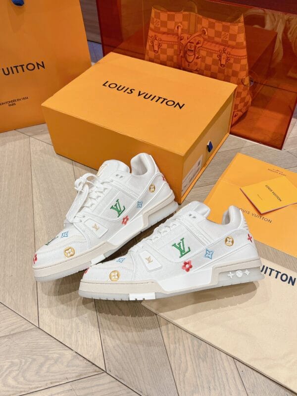 Louis Vuitton Trainer White Color