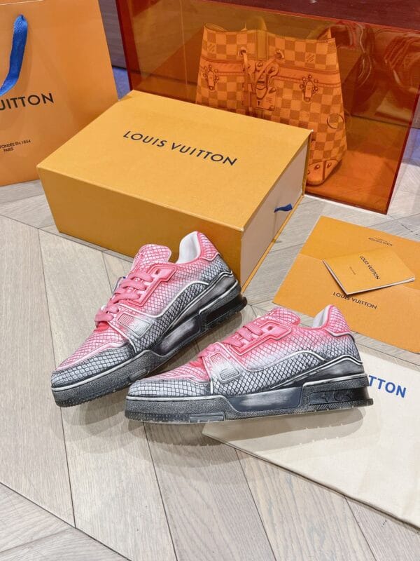 Louis Vuitton Trainer Light Pink Snake