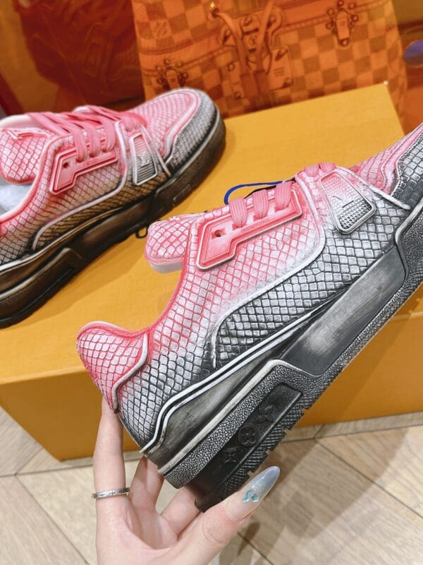 Louis Vuitton Trainer Light Pink Snake