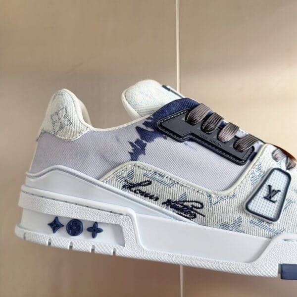 Louis Vuitton Trainer Light Blue Jeans