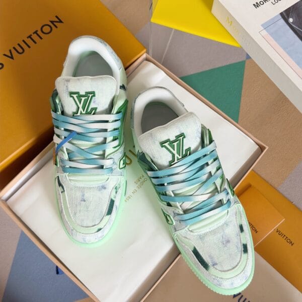 Louis Vuitton Trainer Light Green Jeans