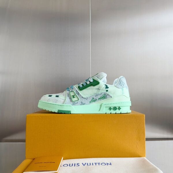 Louis Vuitton Trainer Light Green Jeans