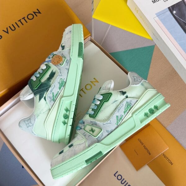Louis Vuitton Trainer Light Green Jeans