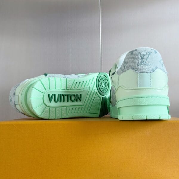 Louis Vuitton Trainer Light Green Jeans
