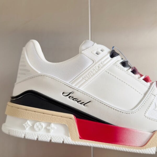Louis Vuitton Trainer Color White