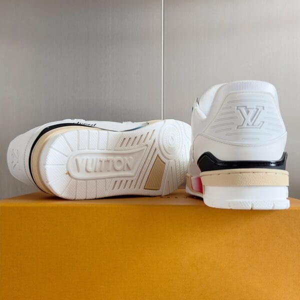 Louis Vuitton Trainer Color White