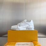 Louis Vuitton Trainer Gray Washing