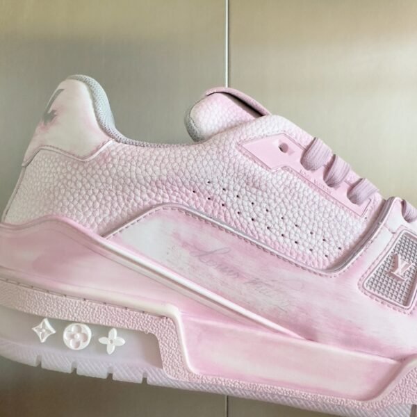 Louis Vuitton Trainer Pink Washing
