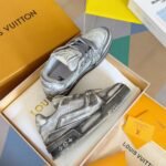 Louis Vuitton Trainer Dark Grey Washing