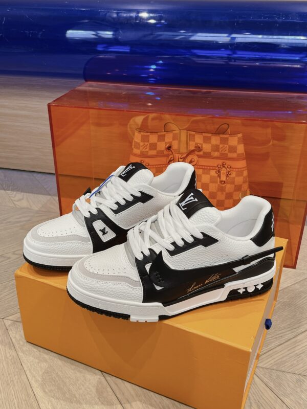 Louis Vuitton Trainer Black and White