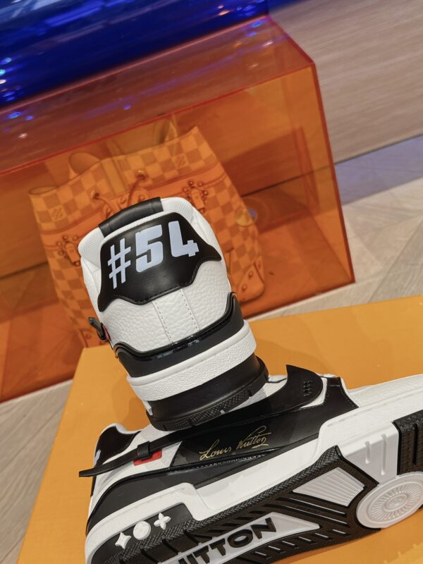 Louis Vuitton Trainer Black and White