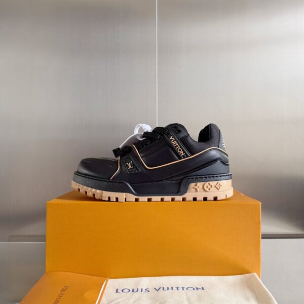 Louis Vuitton Trainer Maxi Black