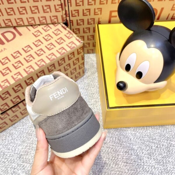 Fendi FD match Brown and Grey