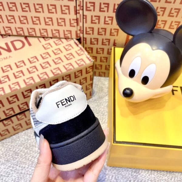 Fendi FD match Black and White Grid