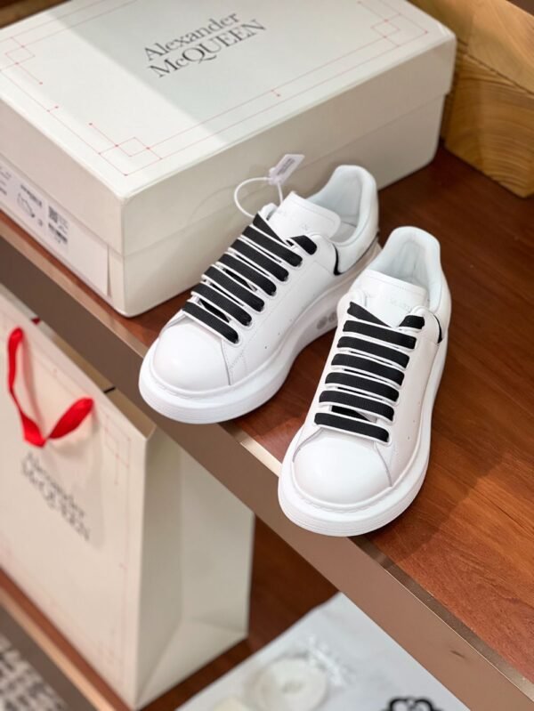 Alexander Mcqueen 24ss White Blackstrip