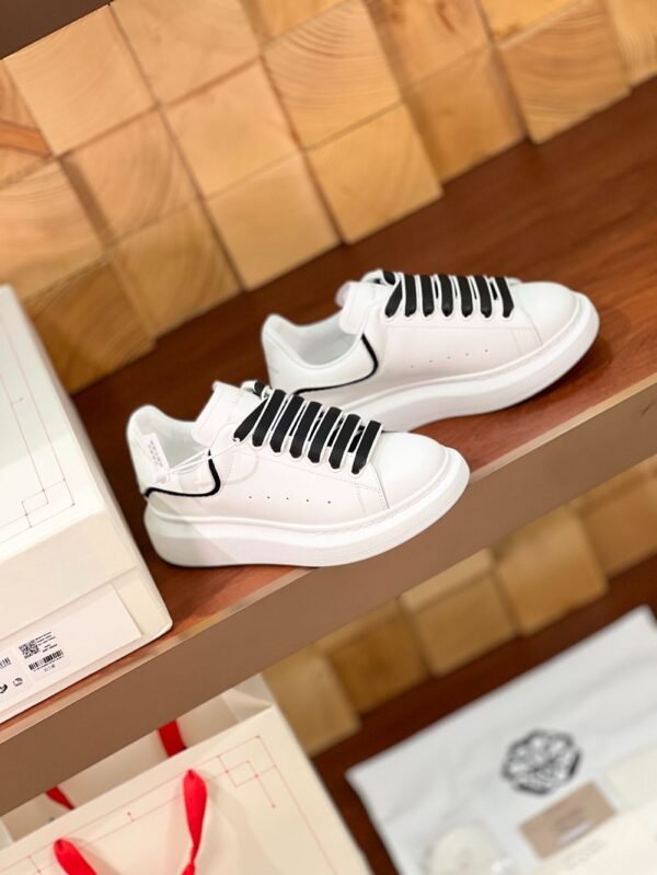 Alexander Mcqueen 24ss White Blackstrip