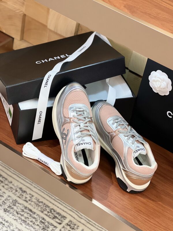 Chanel CC logo Pink Sliver