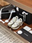 Chanel CC logo Gold White