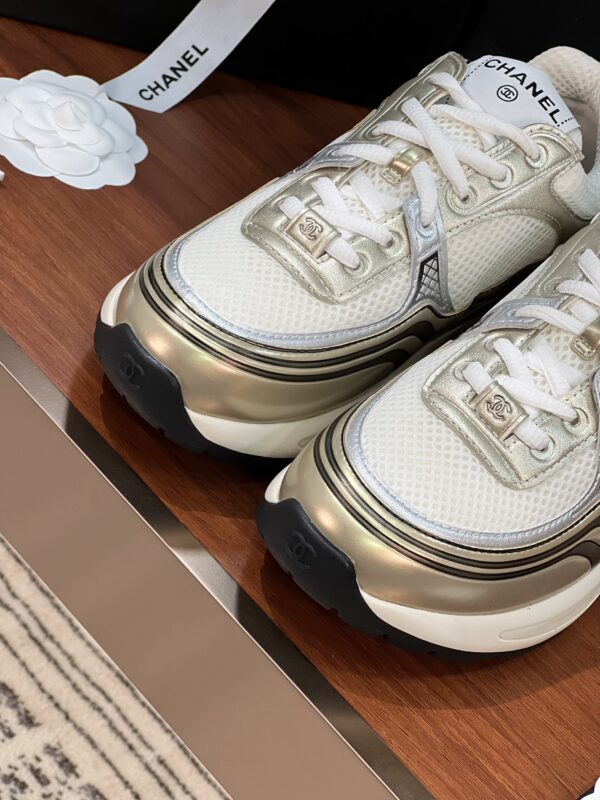 Chanel CC logo Gold White