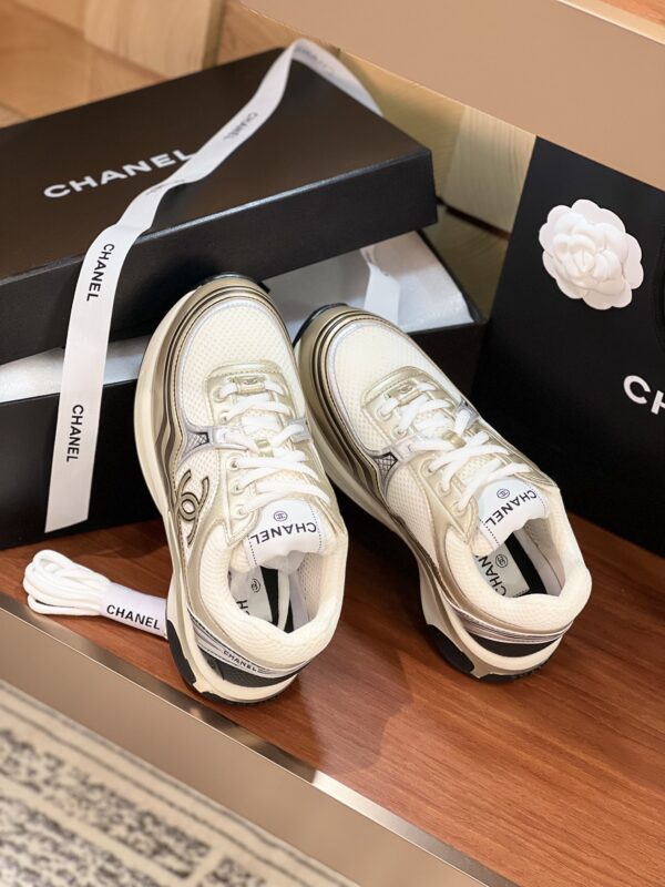 Chanel CC logo Gold White