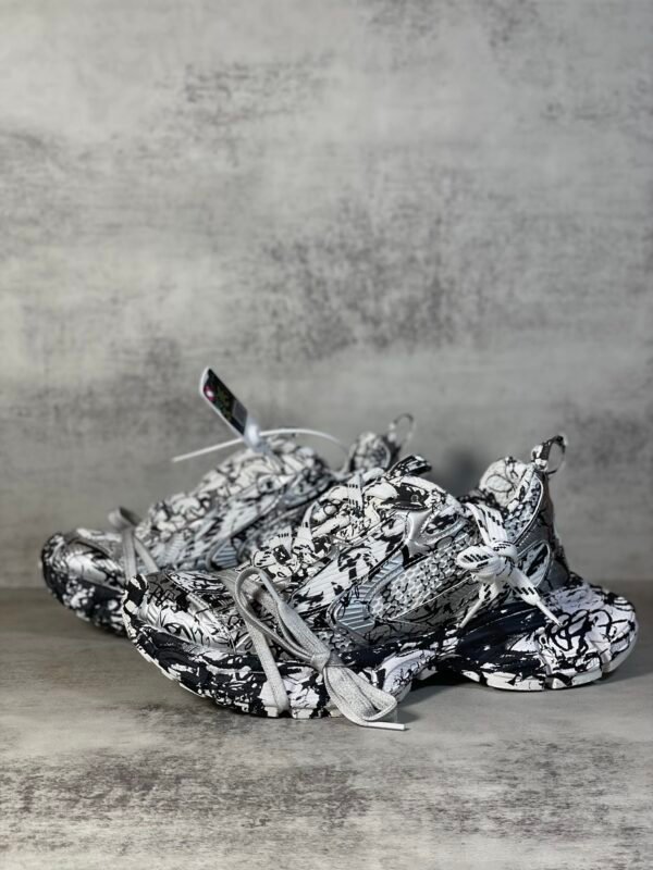 Balenciaga 3XL Destoryed