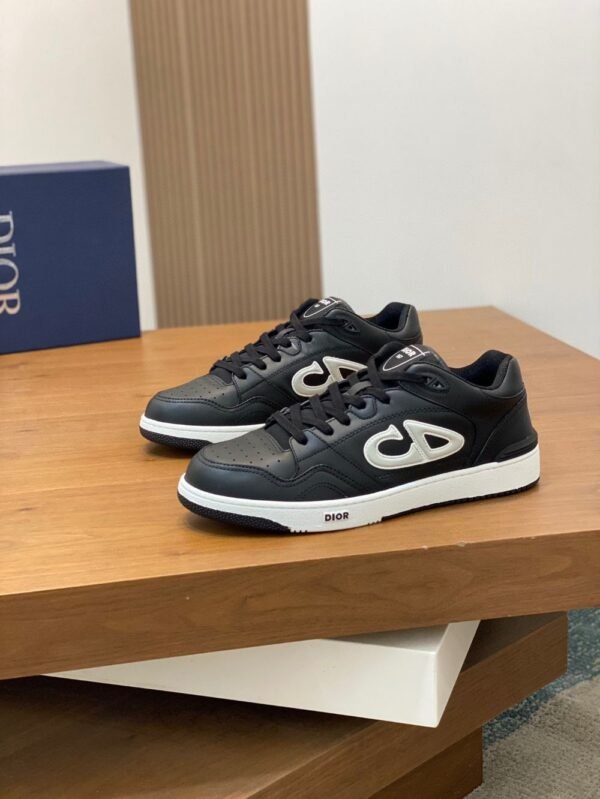 Dior  B57 Black and White