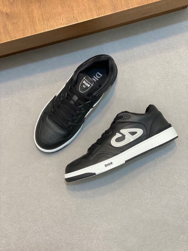 Dior  B57 Black and White