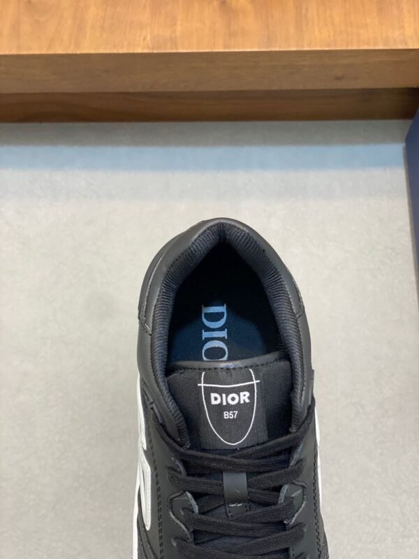 Dior  B57 Black and White