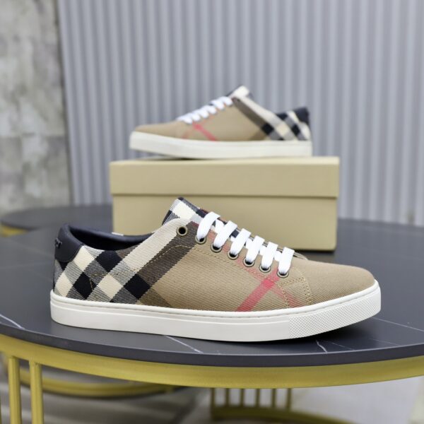 Burberry Canvas  Khaki