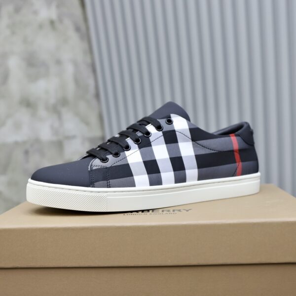 Burberry Canvas Black White