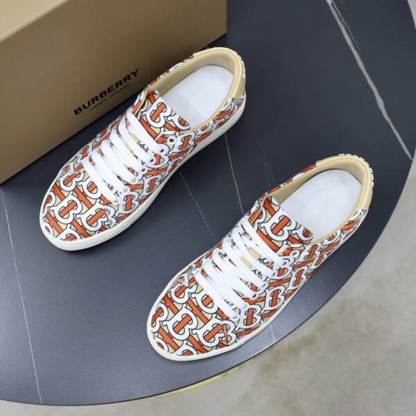 Burberry Canvas Red