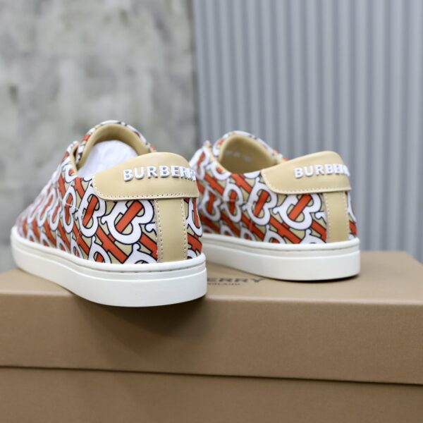 Burberry Canvas Red