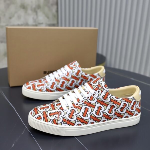Burberry Canvas Red